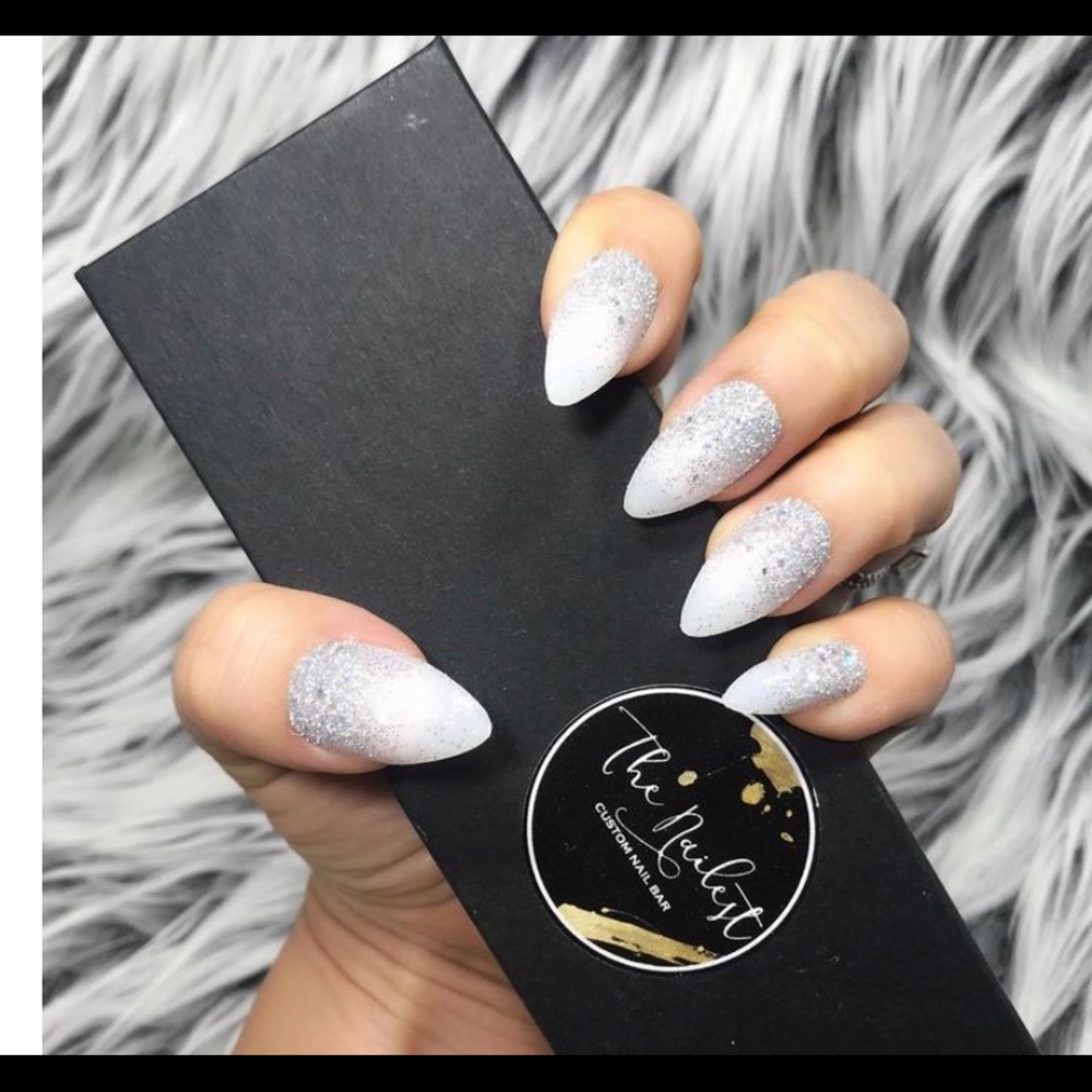 Stiletto Shape Press-On Nails